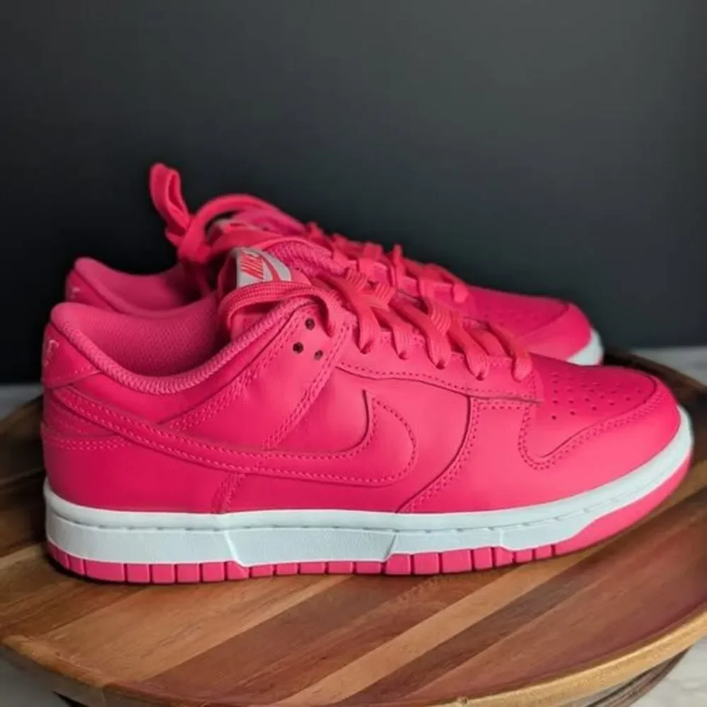 Women Nike Dunk Low Hyper Pink Size 6 DZ5196-600